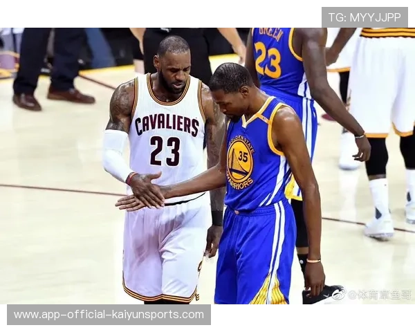 巨星比拼：詹姆斯和杜兰特的巅峰对决！，詹姆斯和杜兰特联手会有多强