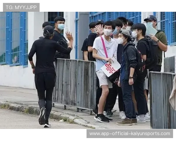 西南大学回应考生跑步进场:活动时间紧张,西南大学的运动员 西南大学回应考生跑步进场:活动时间紧张,西南大学的运动员