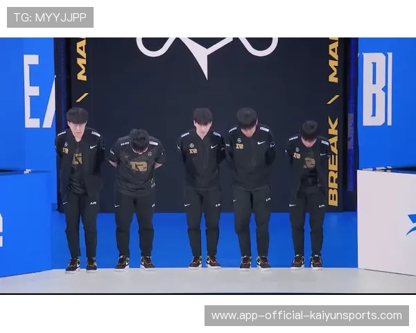职业选手的团队契合：他是如何通过战术调整融入队伍的核心体系的